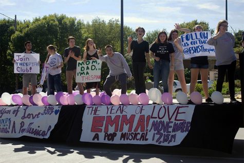 Thespian float makes spectators fall in love