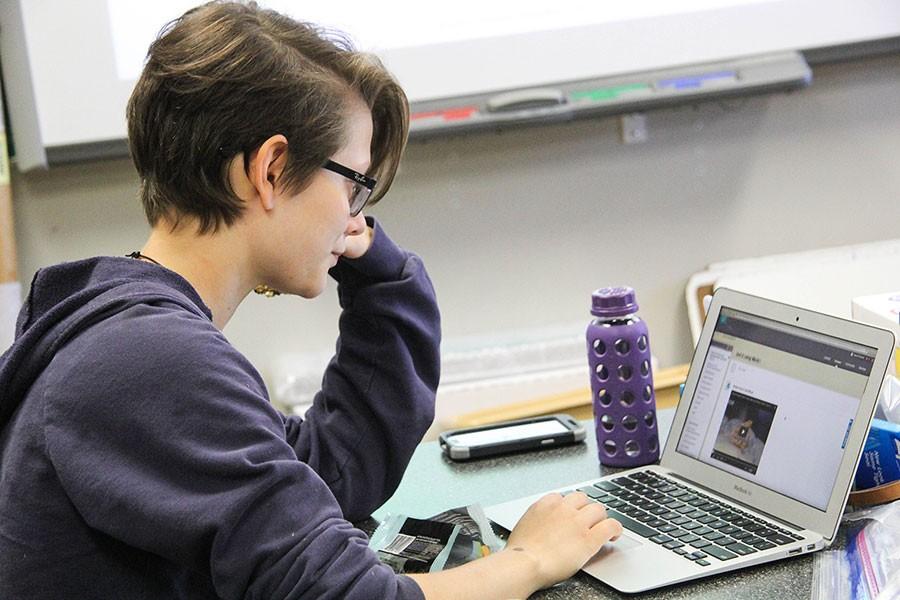 Senior Hope OConnor uses Blackboard while in AP Environmental Science. Websites like Blackboard are often used in blended learning classes. 