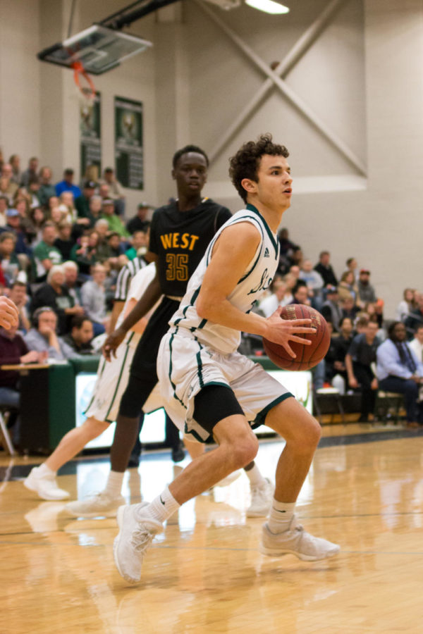 Robertsbasketball (6 of 6)