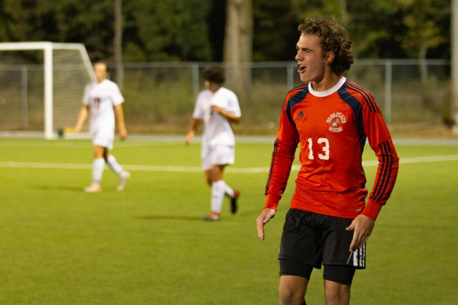 Burgess_BoysVarsitySoccer_OletheEast_09-24-20_8939