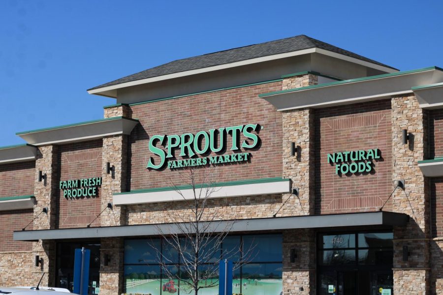 When going to sprouts, students are expected to follow the rules and avoid causing chaos. “On Wednesdays we have sushi day, head cashier Desiree Duran said. So it could be like up to 75 [students] or a little bit more.